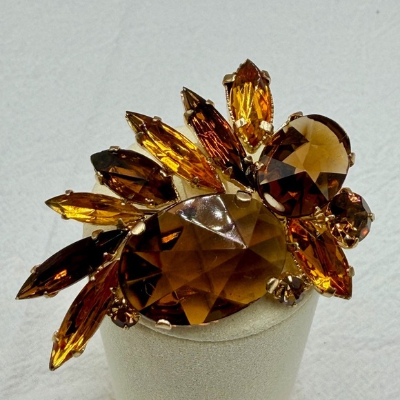 Vintage Juliana Style Amber Glass Brooch - Picture 1 of 3